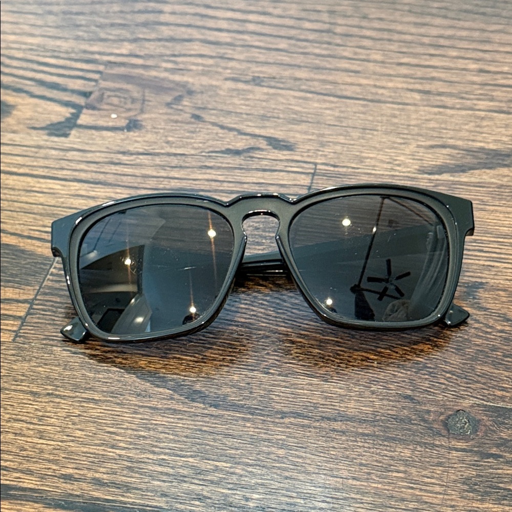 Von Zipper Levee polarized
